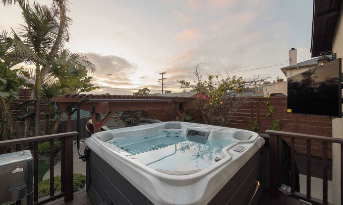 Bay Park House | Walk to Mission Bay! | Hot Tub | 10 Min To Ocean