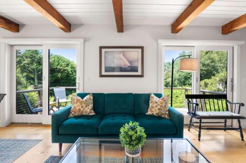 East Orleans House | Walk to Nauset Beach Updated and Cozy