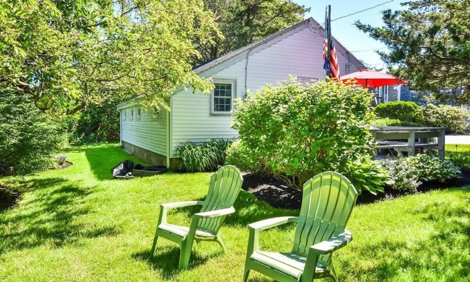 East Orleans House | Walk to Nauset Beach!