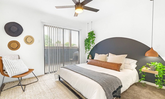 South Main Condo | Walk to NRG|Near Med center| Museum|Rice U|Zoo