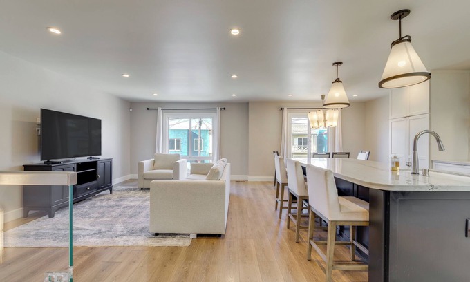 Outer Sunset House | Walk to Ocean Beach: Modern Home w/Fenced Yard