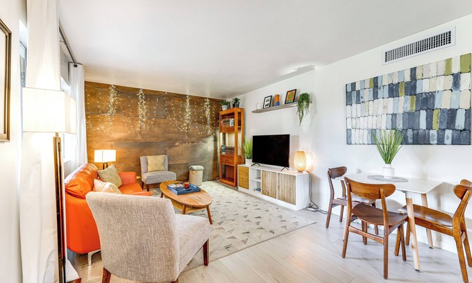 Southwest Village Condo | Walk to Old Town: Chic Scottsdale Condo w/Pool!