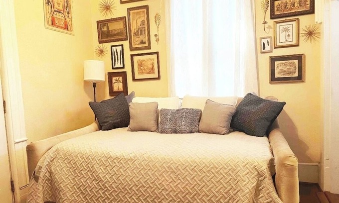 Downtown Apartment | Walk to Palafox Restaurants, Markets and Events!