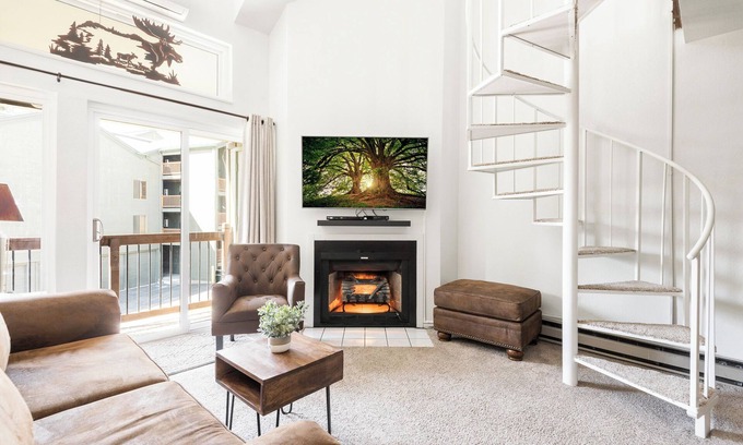 North Park City Condo | Walk to Park City Mountain from this condo that offers mountain views!