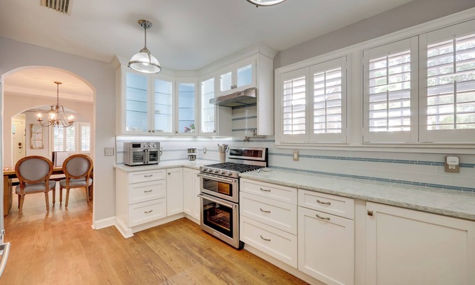 Avondale House | Walk to Park, Shops & Eats: Jacksonville Abode!