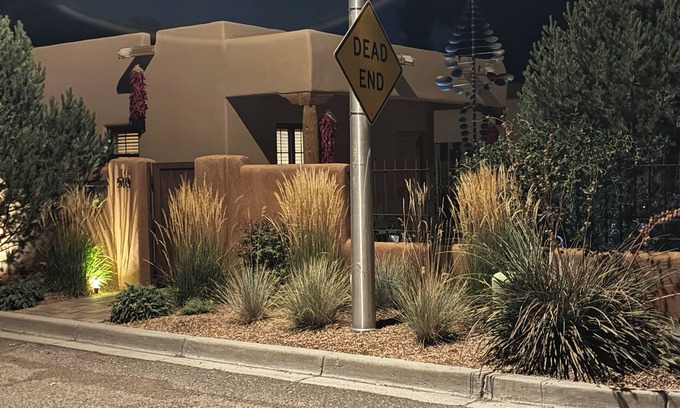 Historic Eastside Cottage | Walk to Plaza and Canyon Road in casita of your own!