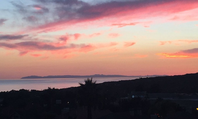 Marquesa House | Walk to Ritz Cove and dine at the Waldorf Astoria!