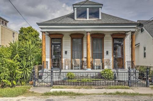 Black Pearl House | Walk to River, Tram and Zoo Classic NOLA Home!