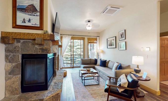 Steamboat Springs Condo | Walk to Ski/Eat Condo w/Fireplace, AC, Pool, Hot Tubs, Balcony, & Mtn Views