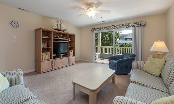 Heron Harbour Isle Condo | Walk to the beach - Condo near the bay with private balcony & pool access