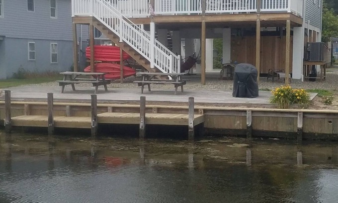 South Bethany Harbor House | Walk To The Beach - 4 Bedroom 2 Bath - Lots of outside deck space