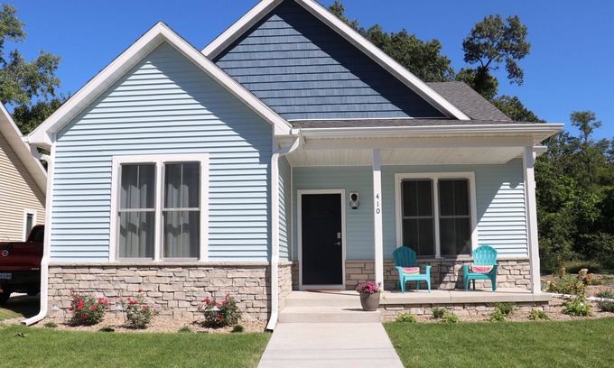 Michigan City House | Walk to the beach! Great modern home with spring and early summer availability!