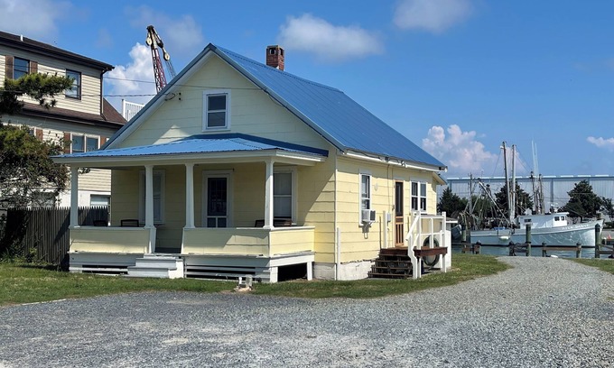 Ocean City House | Walk to the Marinas & all the fun stuff! Cottage from the movie Ping Pong Summer