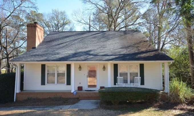 National Hills House | Walk to the Masters! 1 mile from Augusta National