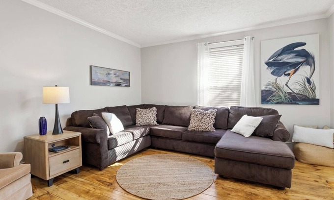 Canandaigua Apartment | Walk to town and Canandaigua Lake | Finger Lakes