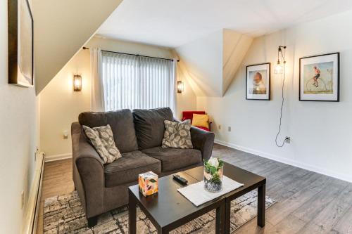 Historic Downtown Bedford Apartment | Walk to Town Charming Unit with Balcony in Bedford!