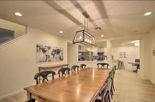 San Marcos House | Walk to Tx State 5 beds Firepit Grill