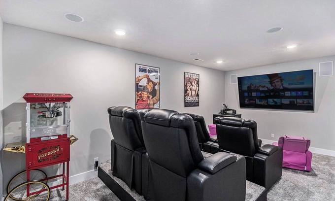 Gretna House | Walk to Water Park! Game Room & Movie Theater!