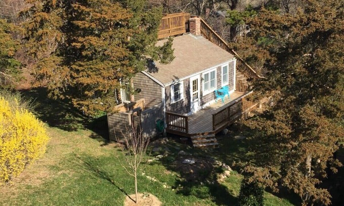 East Orleans House | Walk to Water & Preservation Land!
