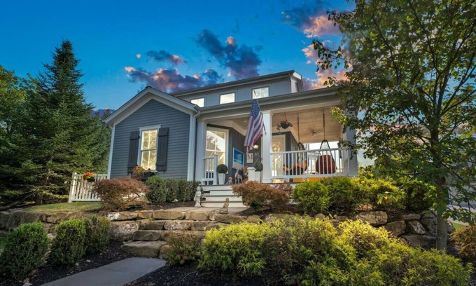 Hudson Apartment | Walk to Western Reserve Academy