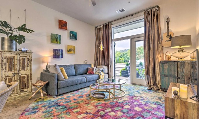 Asheville Apartment | Walkable Downtown Asheville Condo with Balcony