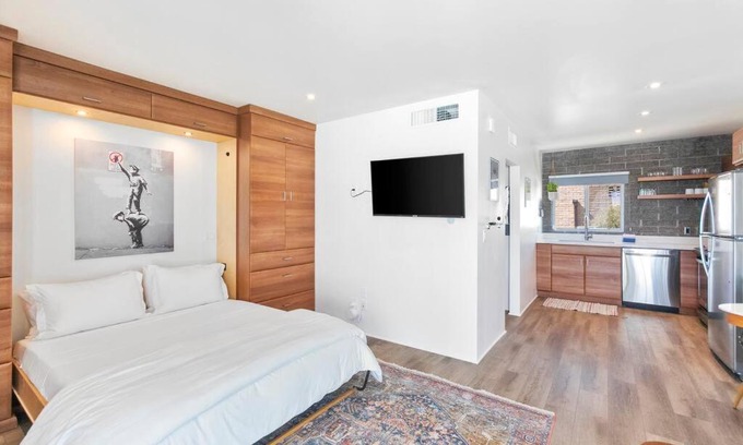 Roosevelt Apartment | Walkable DTPH Studio w/Pool and Parking