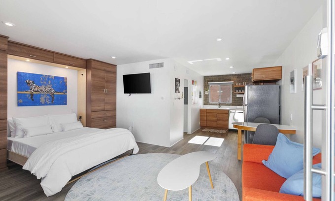 Roosevelt Condo | Walkable DTPH Studio w/Pool and Parking
