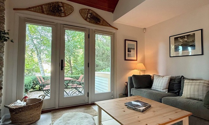 Jackson Condo | Walkable Jackson Village Retreat
