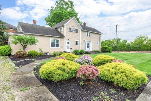 Kamm's Corners House | Walkable Neighborhood of Kamms Corners