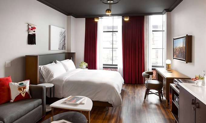 Riverside Hotel | Walkable Neighborhood! Rooftop Bar, Coffeehouse, Near Yonge-Dundas Square