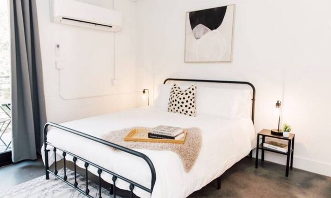 Poncey-Highland Apartment | Walkable Rooftop Skyline Dreamy