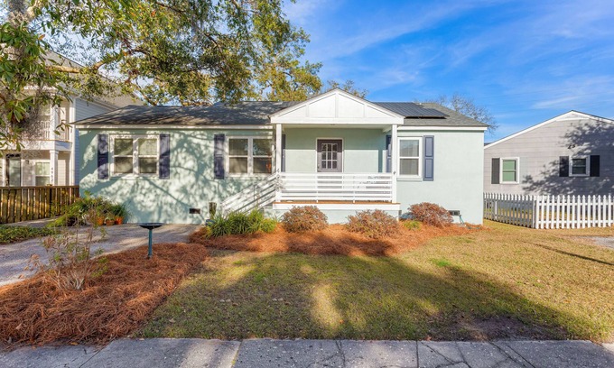 North Charleston House | Walkable to all things Park Circle!