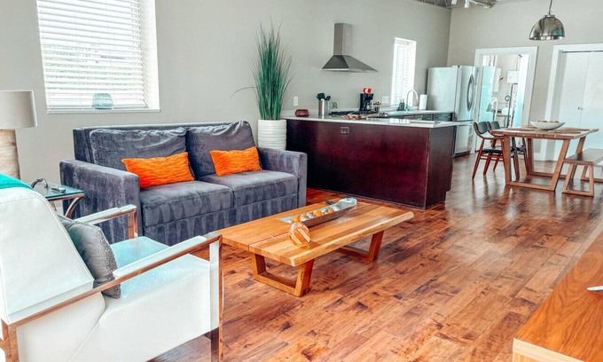 Downtown Greensboro Apartment | Walkable to Tanger and Coffee Shop!