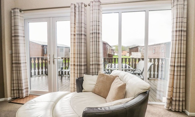 South Lakeland Leisure Village Cottage | Walkers Rest