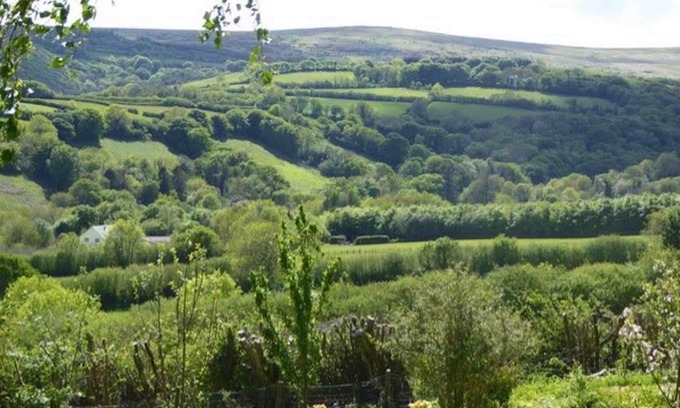 Michelcombe Apartment | Walkers Retreat with garden and views