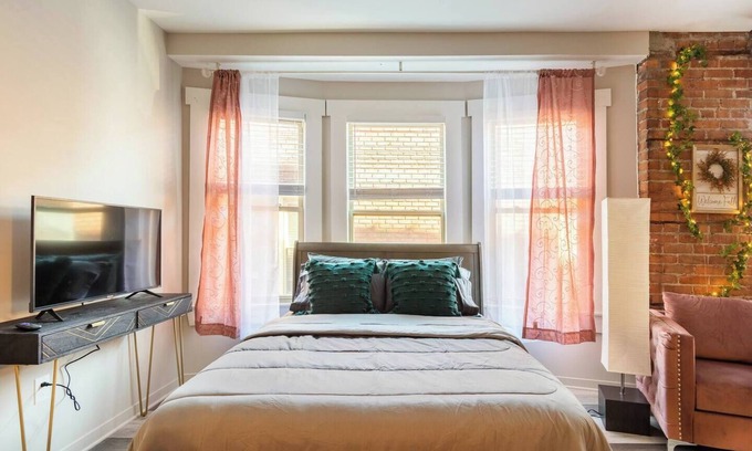 Midtown Apartment | ~Walking distance Midtown/DMC~ Long stays welcome!