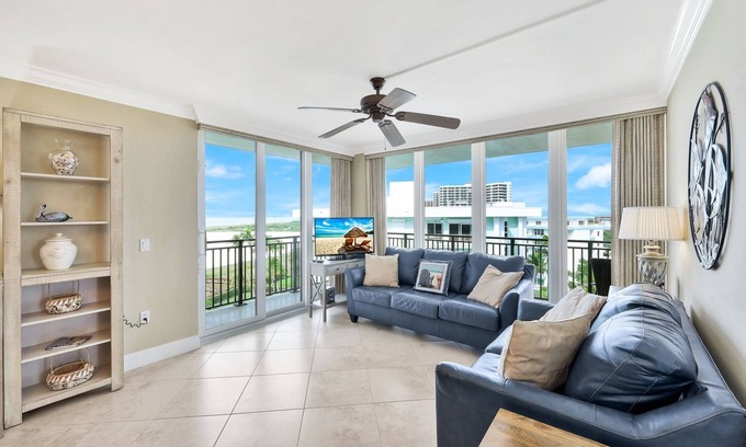 Marco Island Condo | Walking Distance to Beach, Dining, Shops & More!