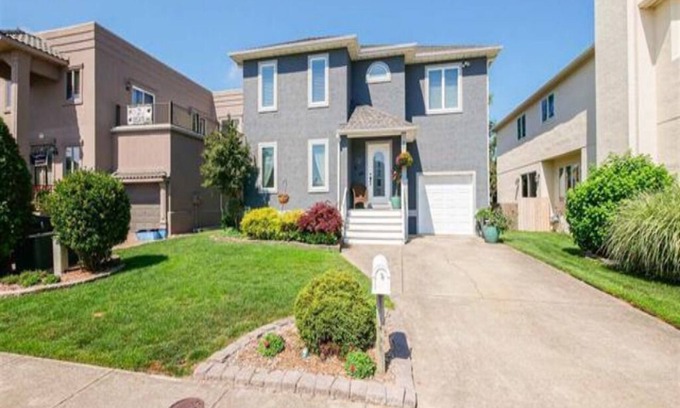 Margate City House | Walking distance to beach, JCC, tennis, court, docks, ball fields