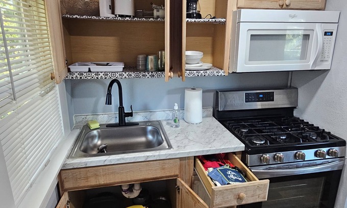 Newport News Apartment | Walking distance to Chesapeake 2