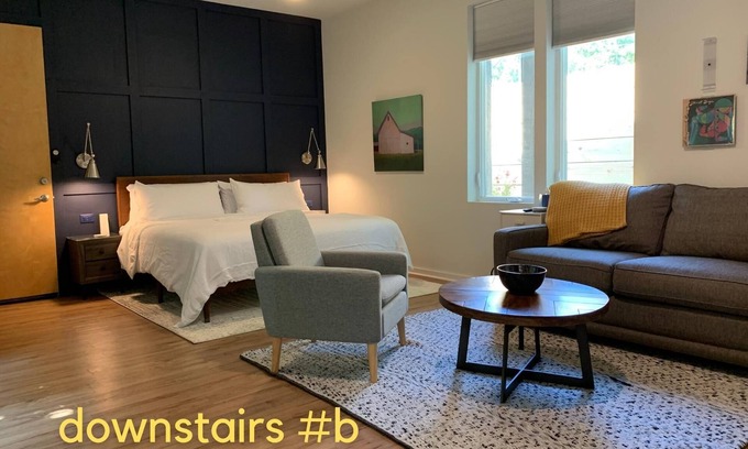 Athens Condo | Walking Distance to Restaurants - Bars - Hospital!