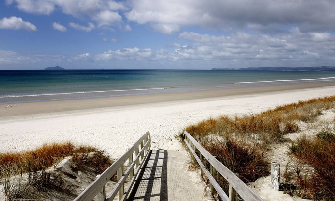 Ruakaka House | Walking distance to Ruakaka Beach