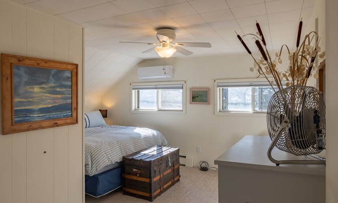 Pentwater House | Walking distance to town, beach & marina.