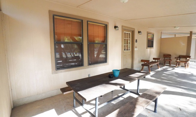Sabinal Cabin | Walking distance to the Frio River, access to shared pool