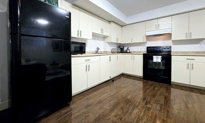 Willoughby Villa | walkout suite in willoughby
