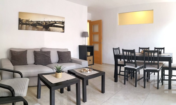 Santa Catalina Apartment | WALL OF LOS NAVARROS 26-APARTMENTS
