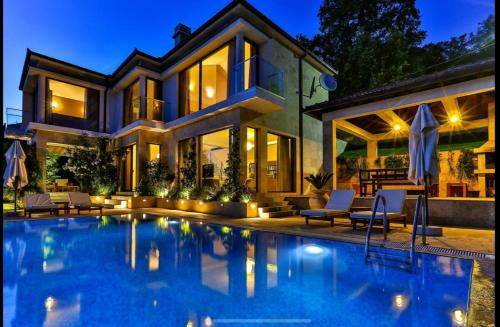 Dobra Voda Villa | Wall Villa