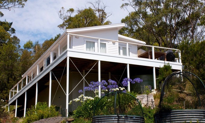 Dennes Point House | Wallaby Cottage - a peaceful Bruny Island retreat with a beautiful view