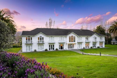 Wallaceville Hotel | Wallaceville Motor Lodge