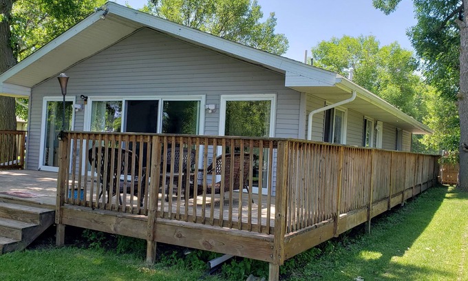 Linwood House | Walleye Capitol of Michigan on Canal Front House with view of the Saginaw Bay