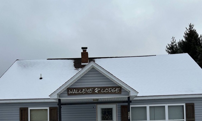 Linwood House | Walleye Lodge- 1/2 Mile from end of Linwood rd